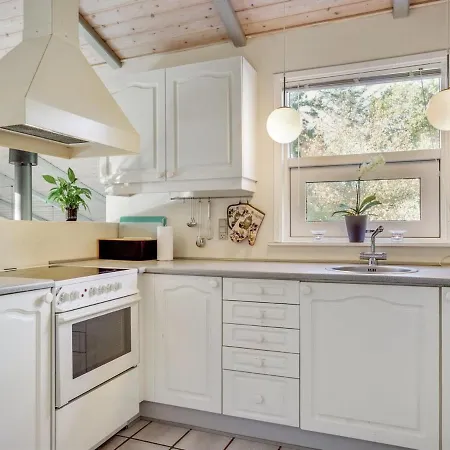 Holiday home Merte - 300m From The Sea In Ne Jutland By Interhome